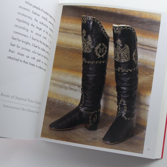 Shoes, Small Coffee table book with great photos - Picture 2 of 11